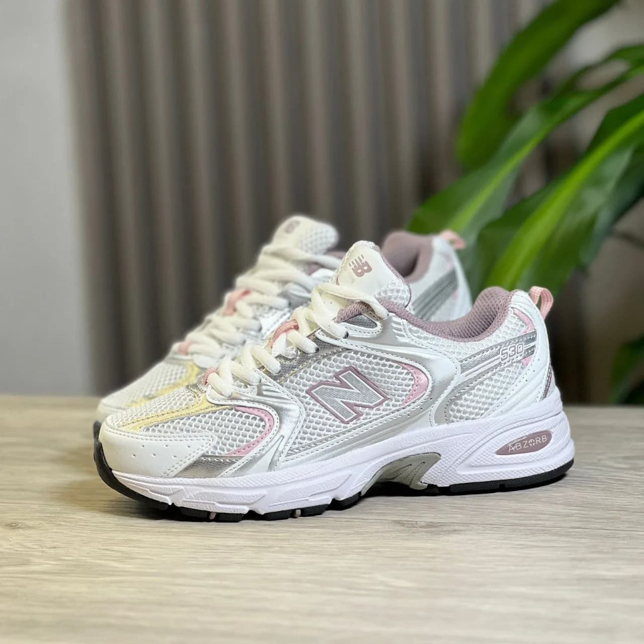 NEW BALANCE 530.